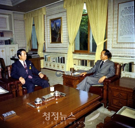 박정희 전 대통령과 이철승 전 국회의원 ./국가기록원